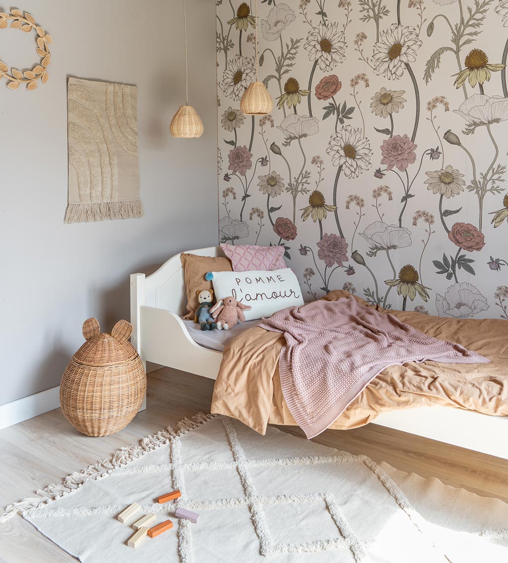 bloemen behang kinderkamer
